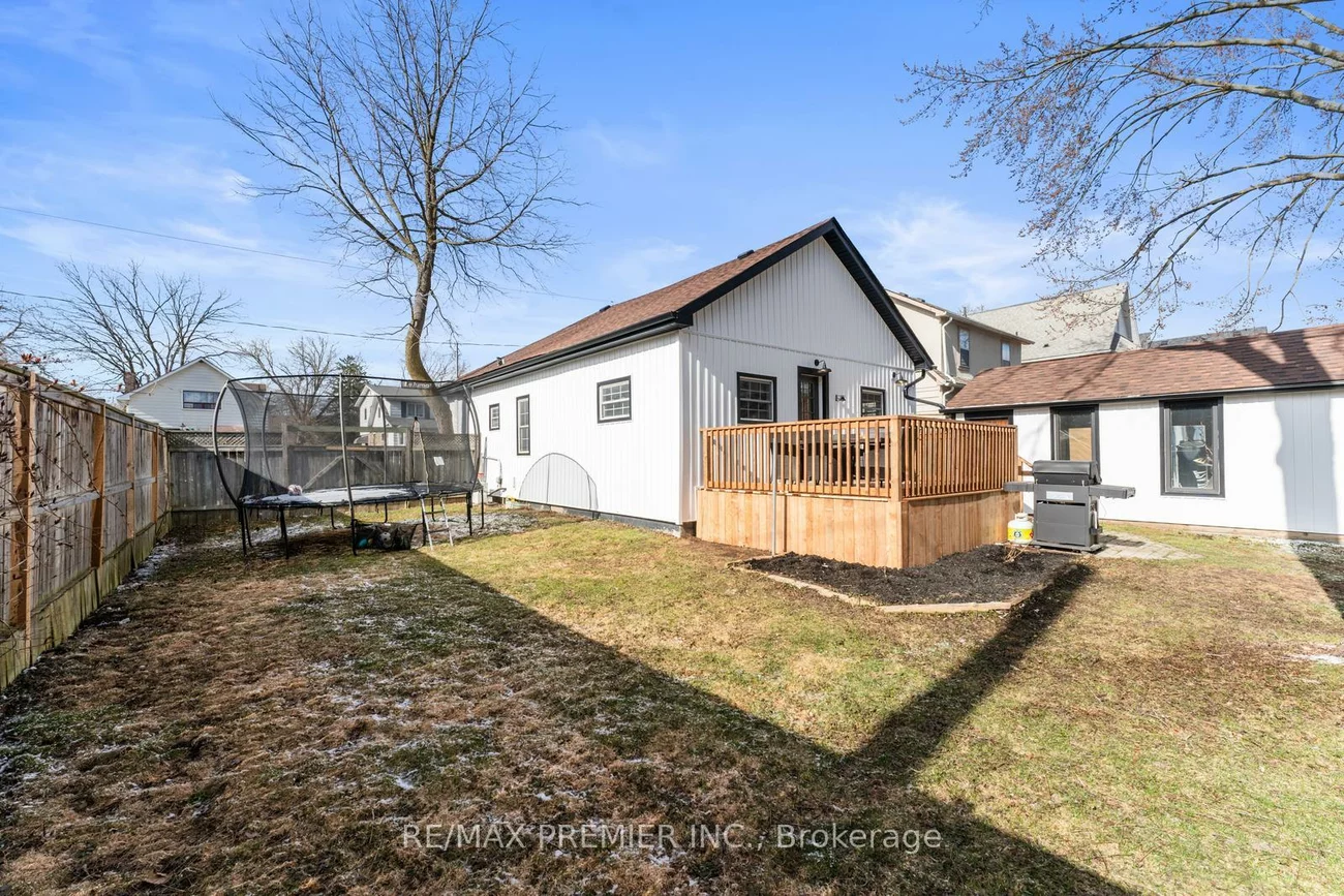 378, Andrew, Central Newmarket, Newmarket