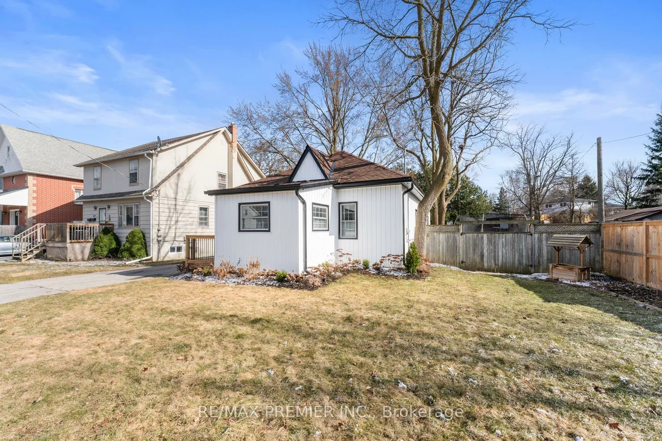 378, Andrew, Central Newmarket, Newmarket