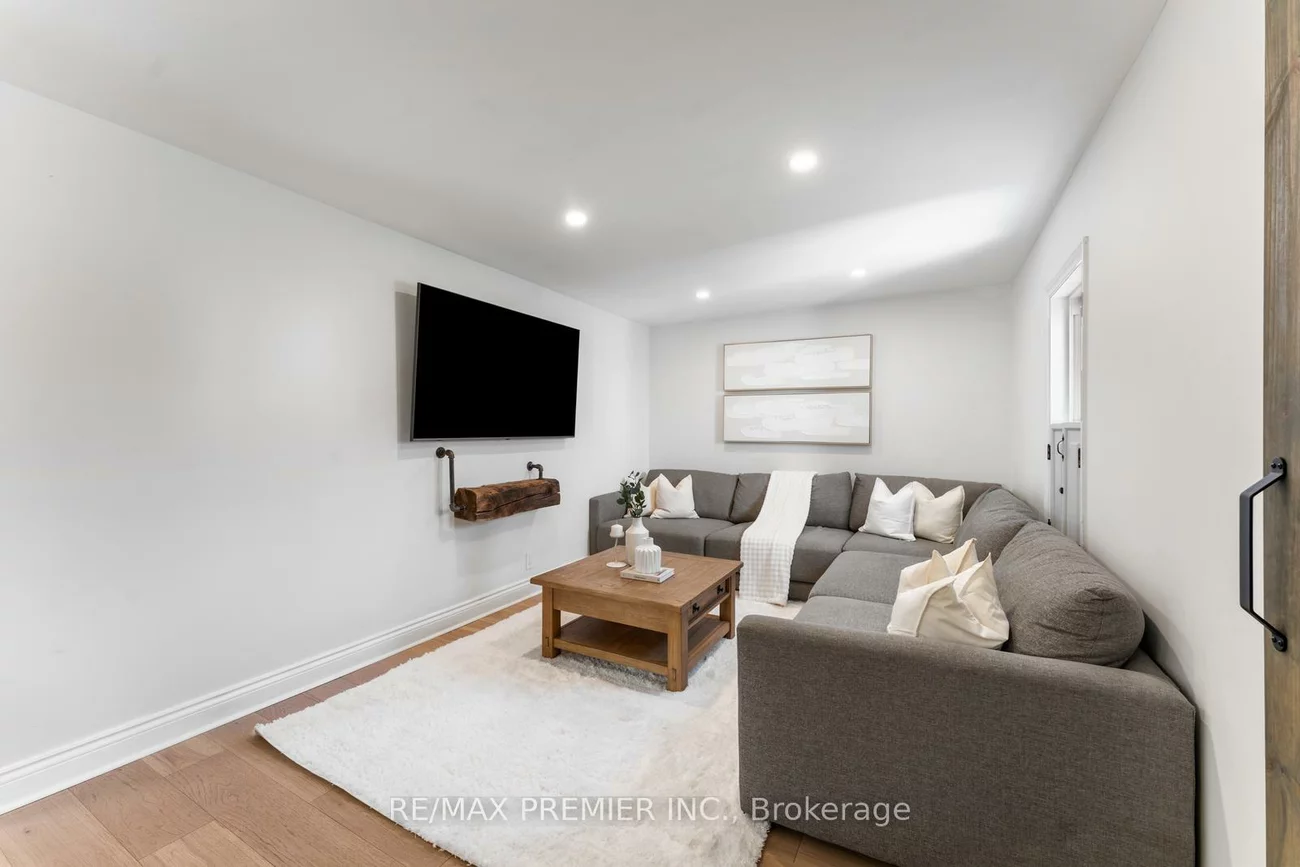 378, Andrew, Central Newmarket, Newmarket