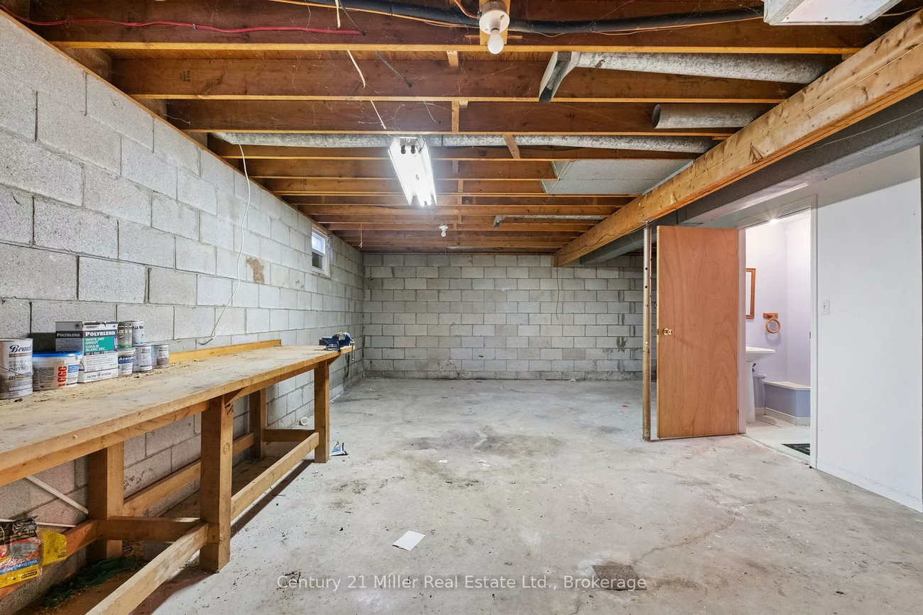 725, Queen, Gorham-College Manor, Newmarket