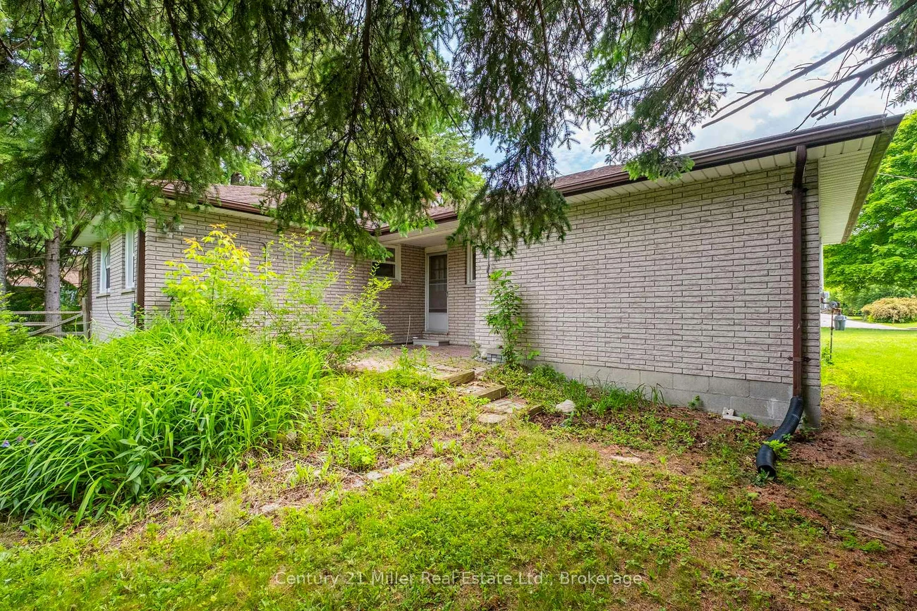 725, Queen, Gorham-College Manor, Newmarket