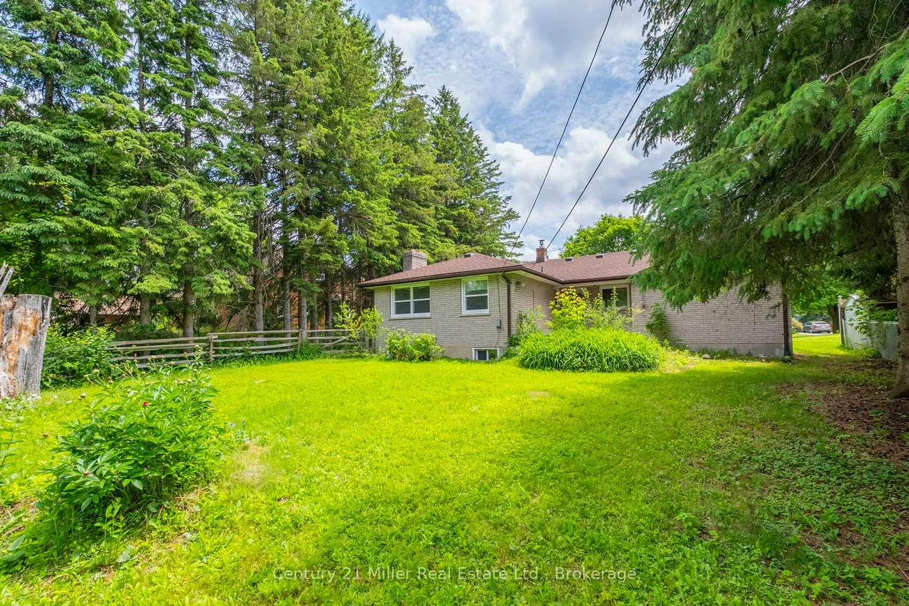 725, Queen, Gorham-College Manor, Newmarket