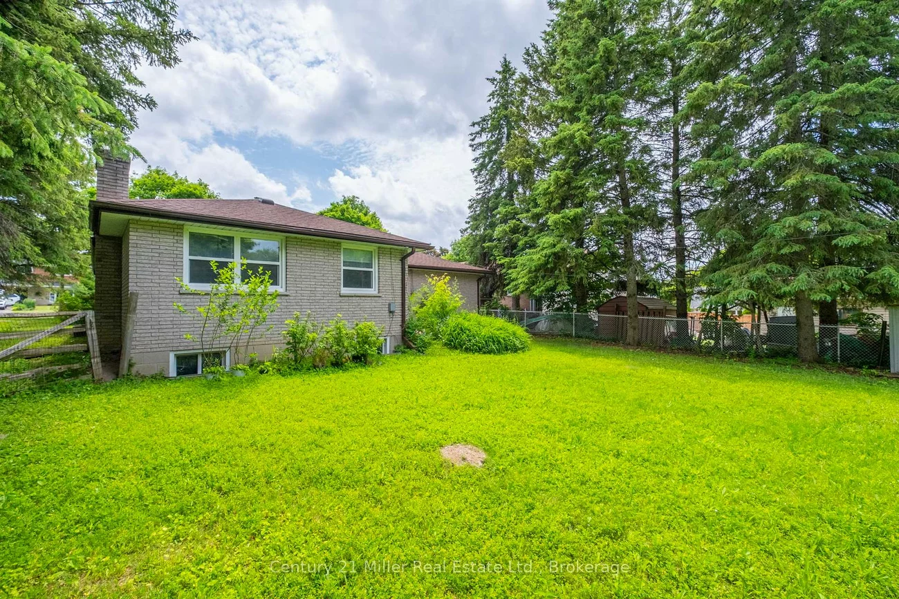 725, Queen, Gorham-College Manor, Newmarket