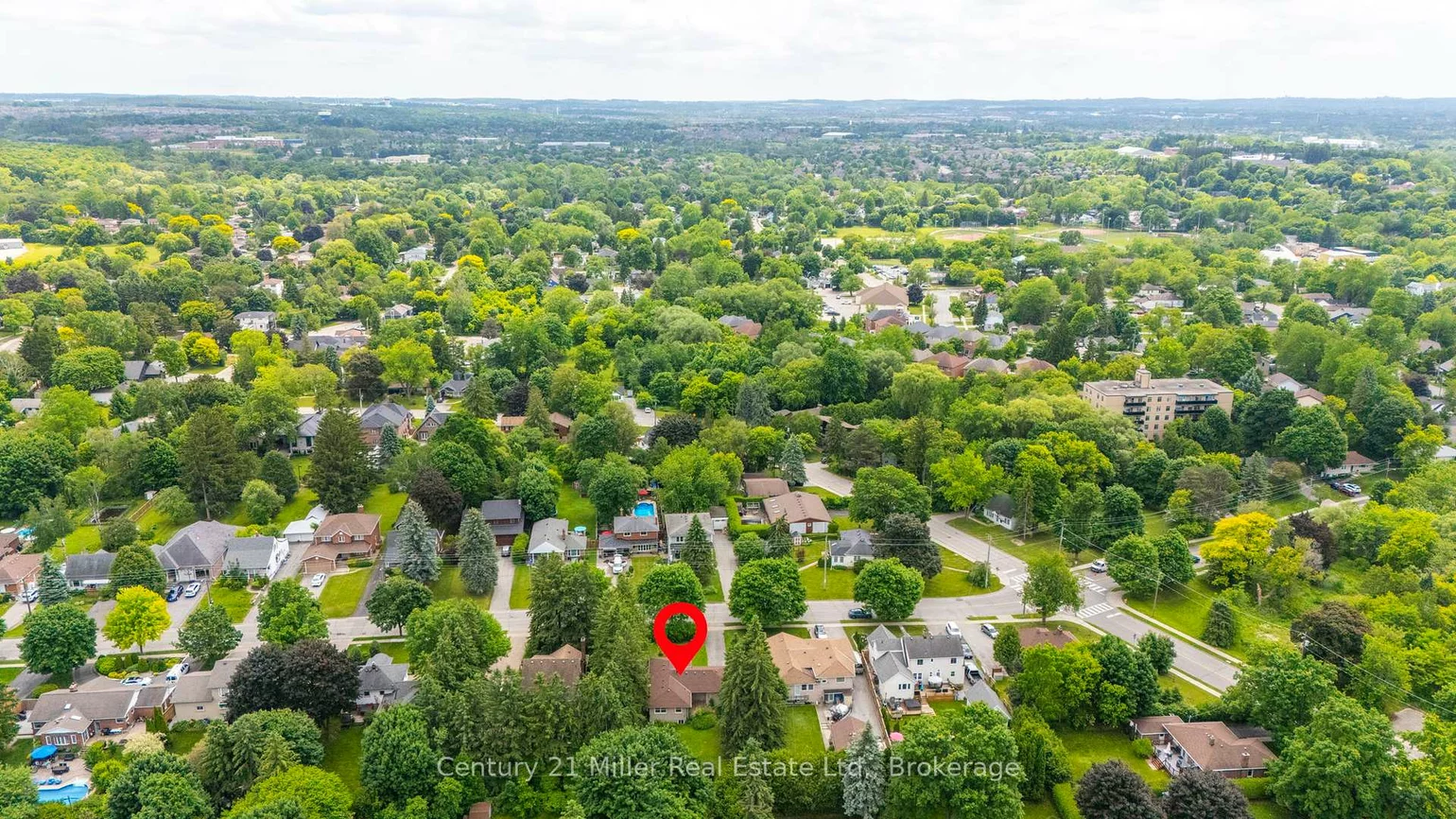 725, Queen, Gorham-College Manor, Newmarket