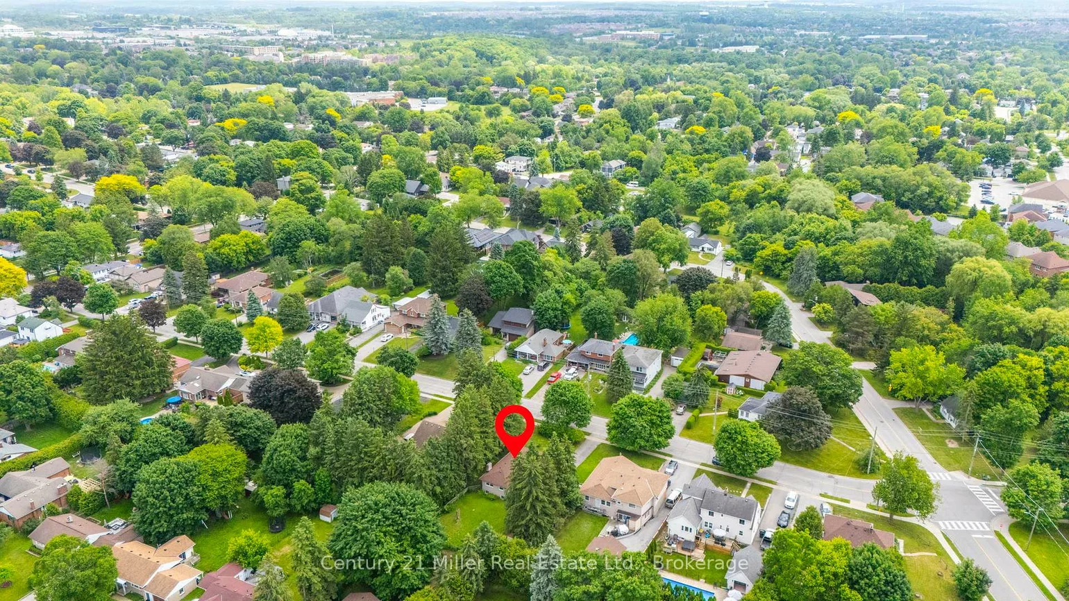 725, Queen, Gorham-College Manor, Newmarket