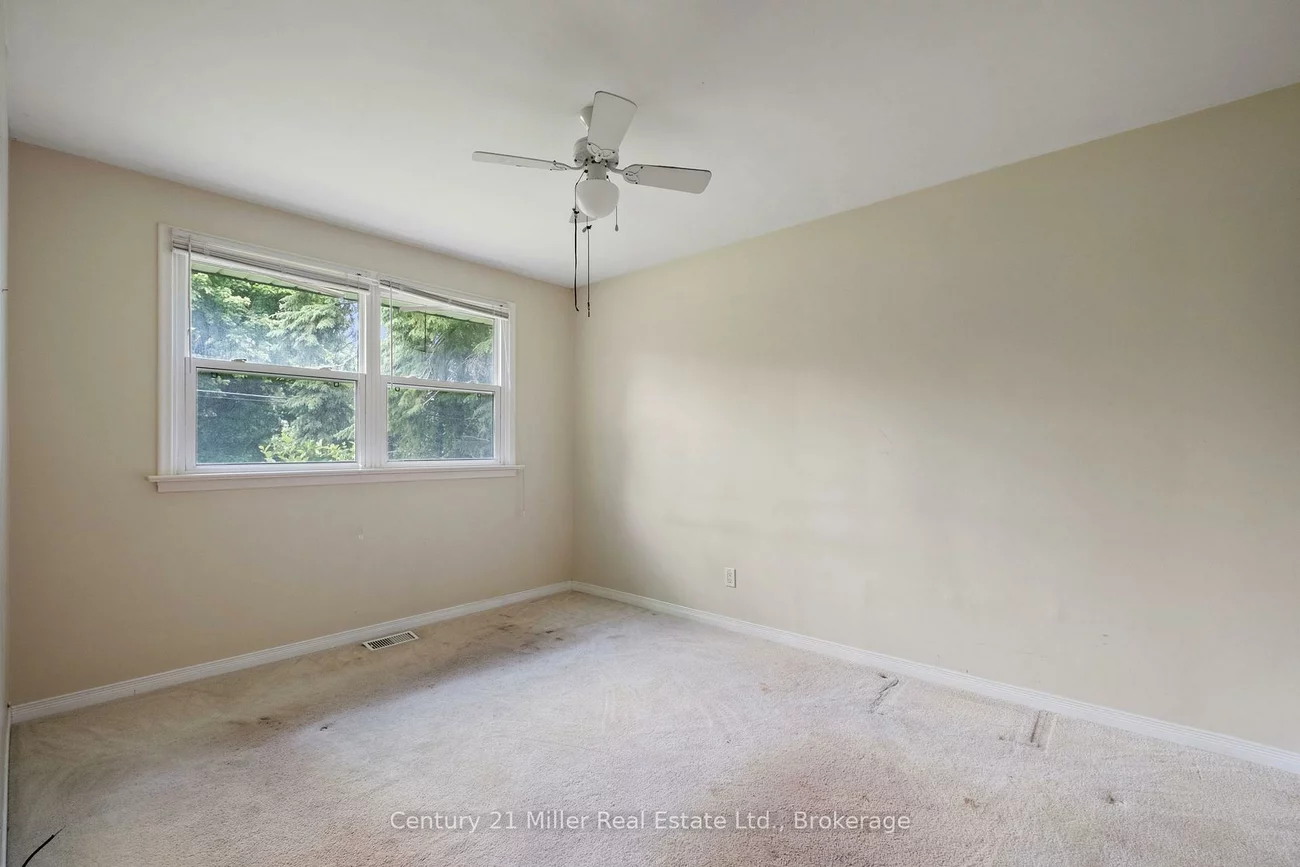 725, Queen, Gorham-College Manor, Newmarket