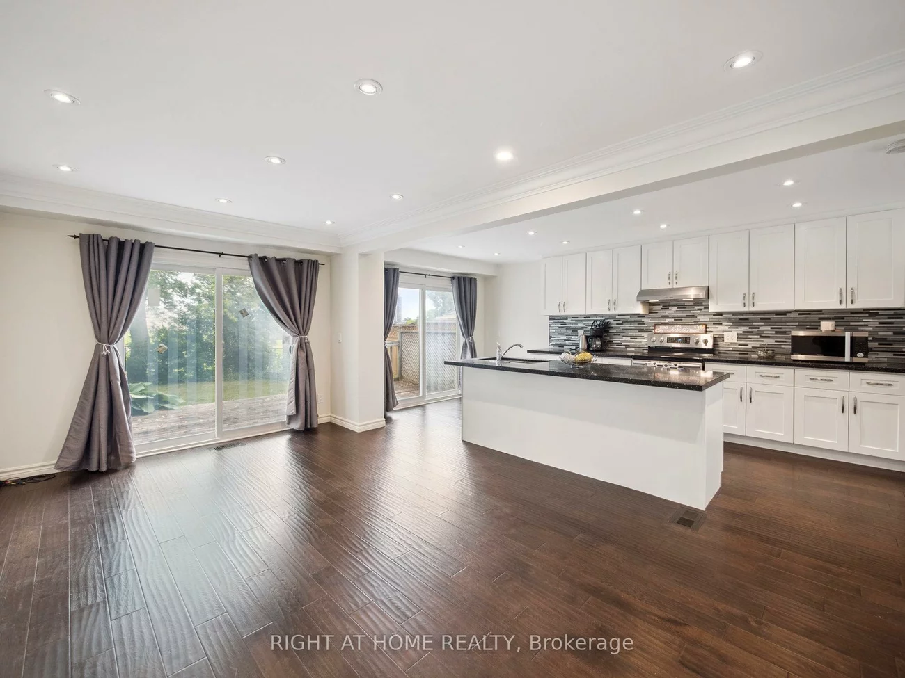 742, Beman, Huron Heights-Leslie Valley, Newmarket