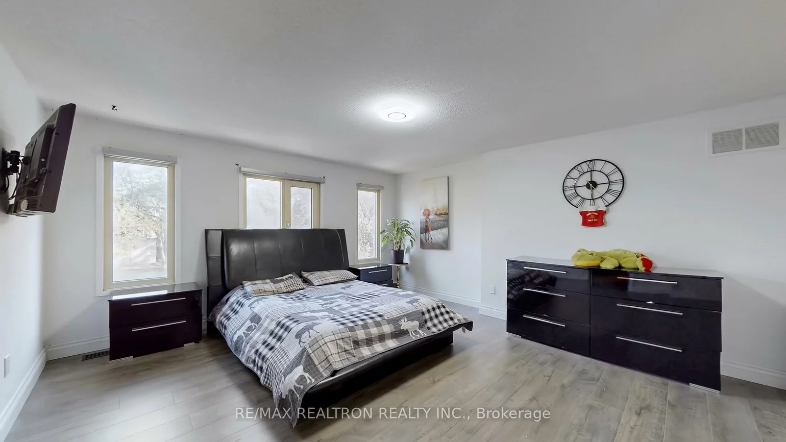 200, Mccaffrey, Glenway Estates, Newmarket