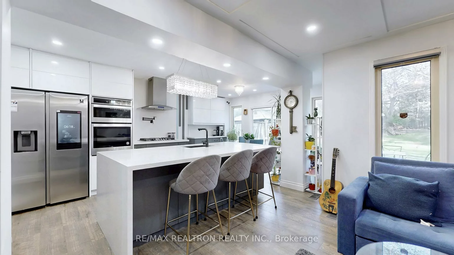 200, Mccaffrey, Glenway Estates, Newmarket