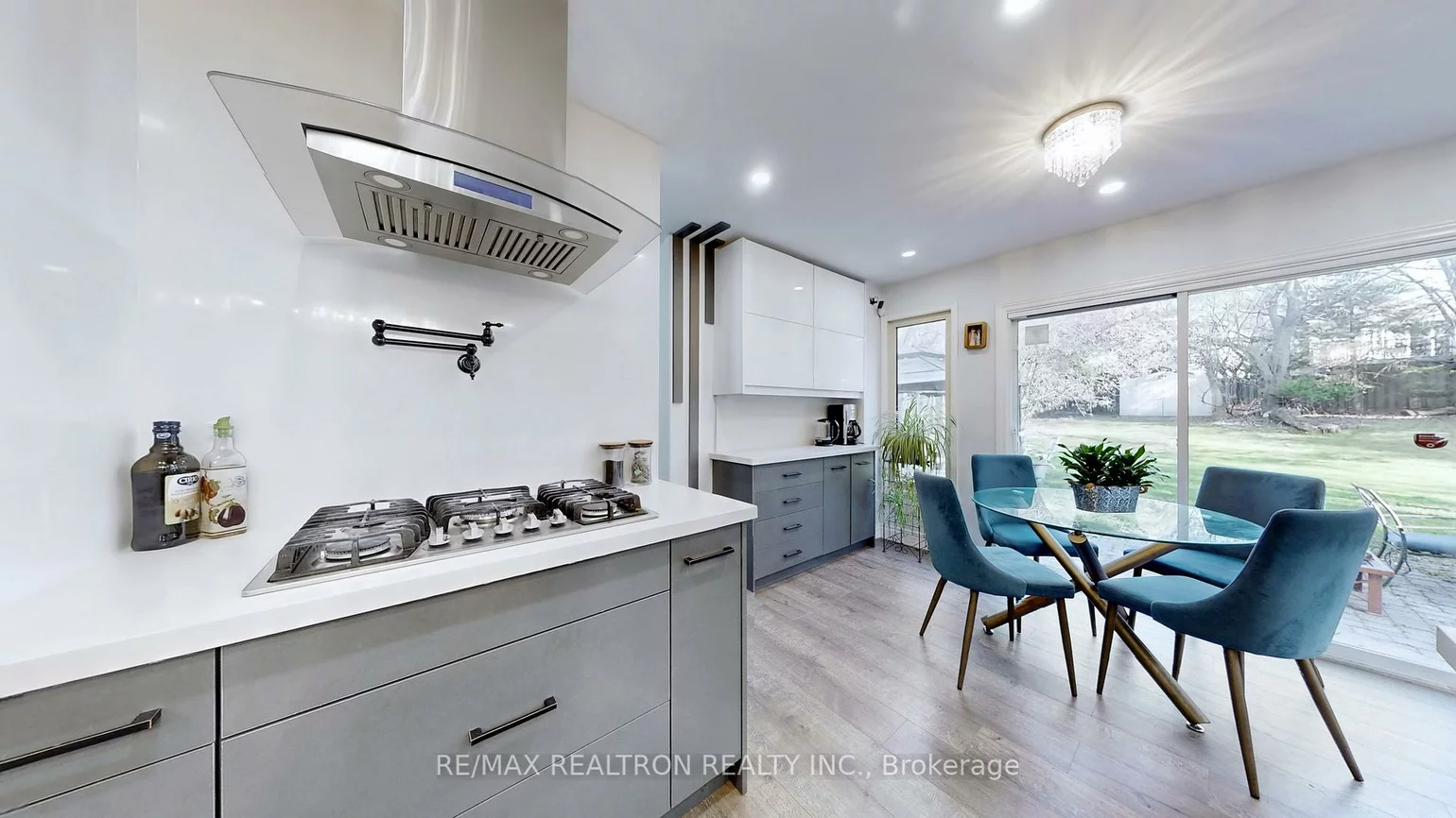200, Mccaffrey, Glenway Estates, Newmarket
