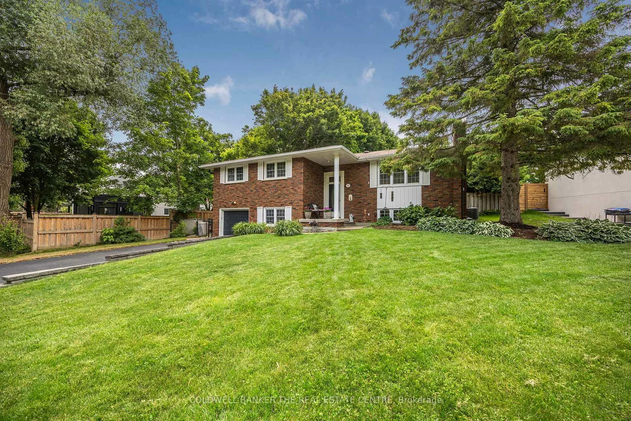 210, Richard, Central Newmarket, Newmarket