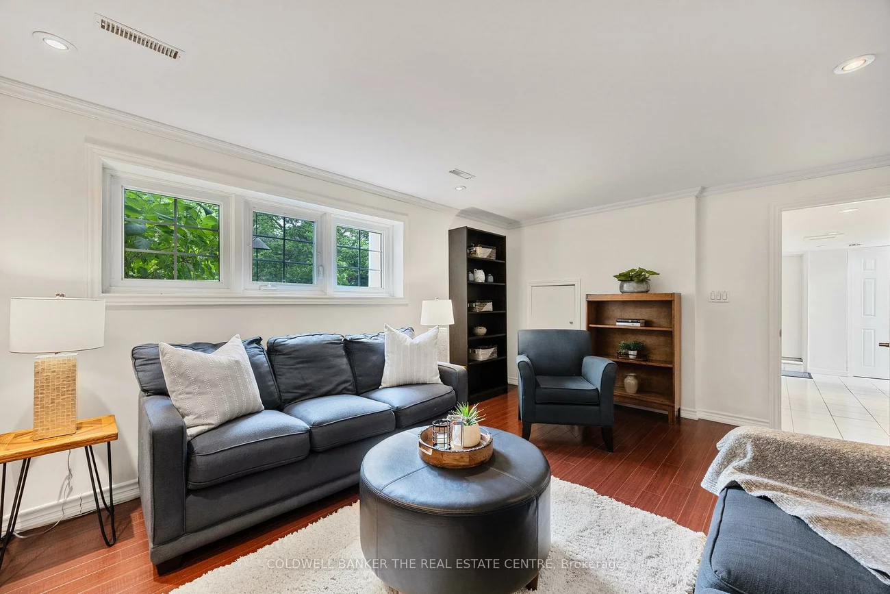 210, Richard, Central Newmarket, Newmarket