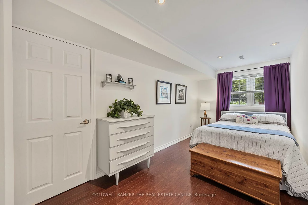 210, Richard, Central Newmarket, Newmarket