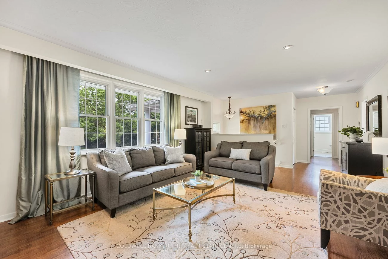 210, Richard, Central Newmarket, Newmarket