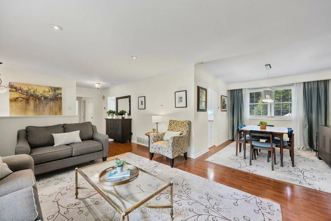 210, Richard, Central Newmarket, Newmarket