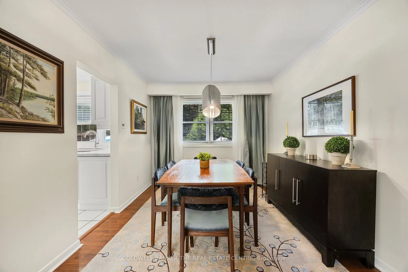 210, Richard, Central Newmarket, Newmarket