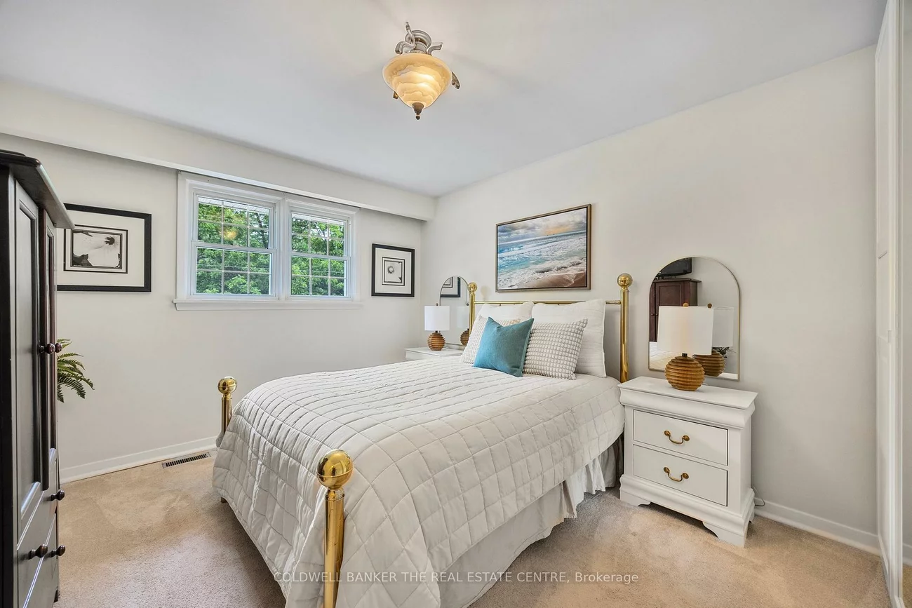 210, Richard, Central Newmarket, Newmarket