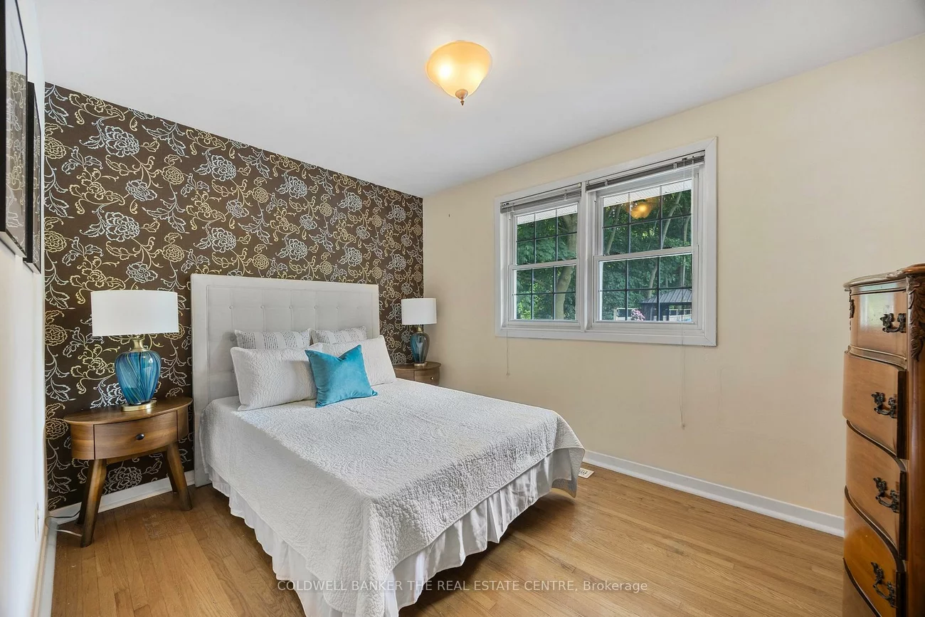 210, Richard, Central Newmarket, Newmarket