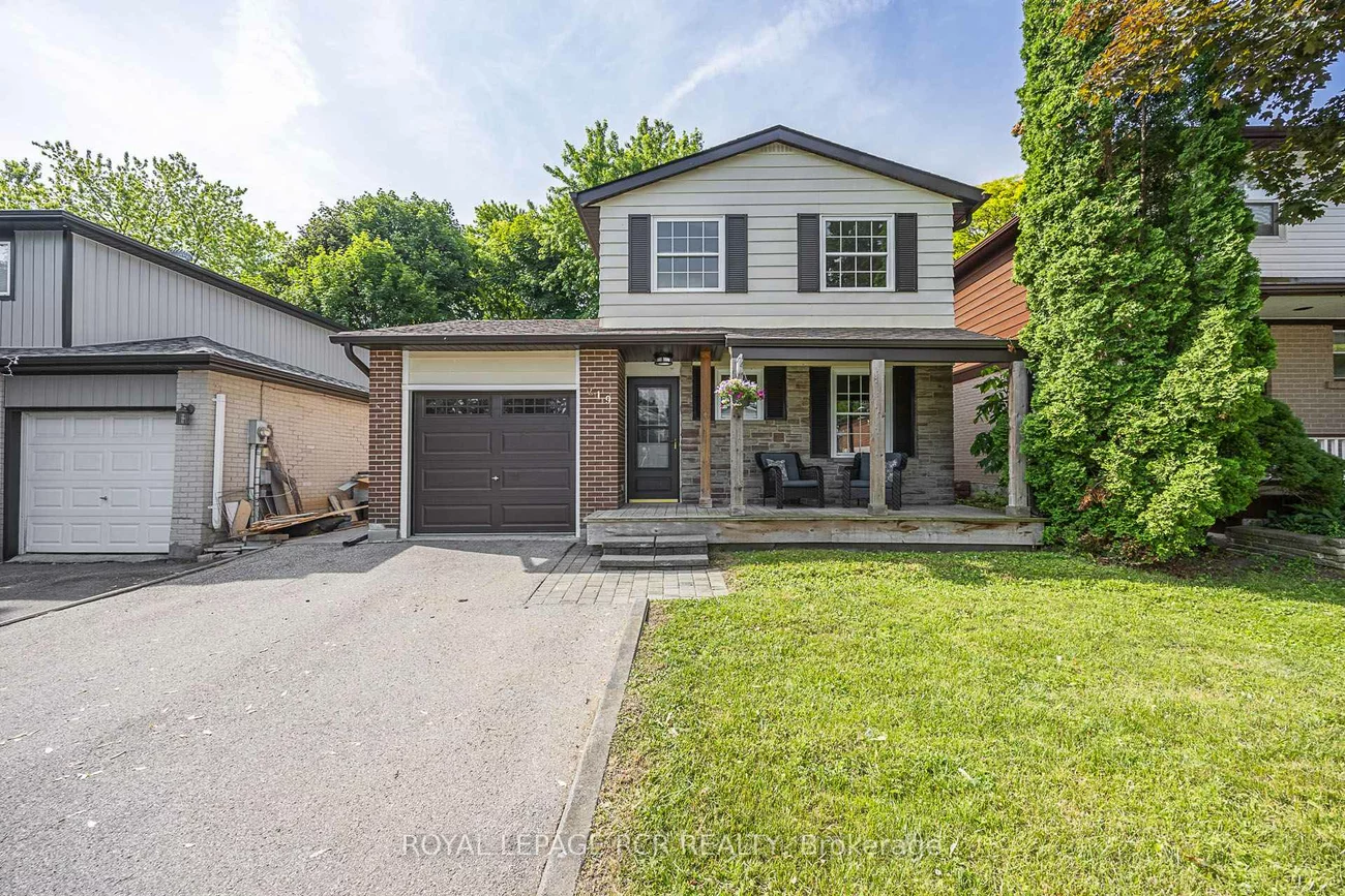 219, Thoms, Central Newmarket, Newmarket