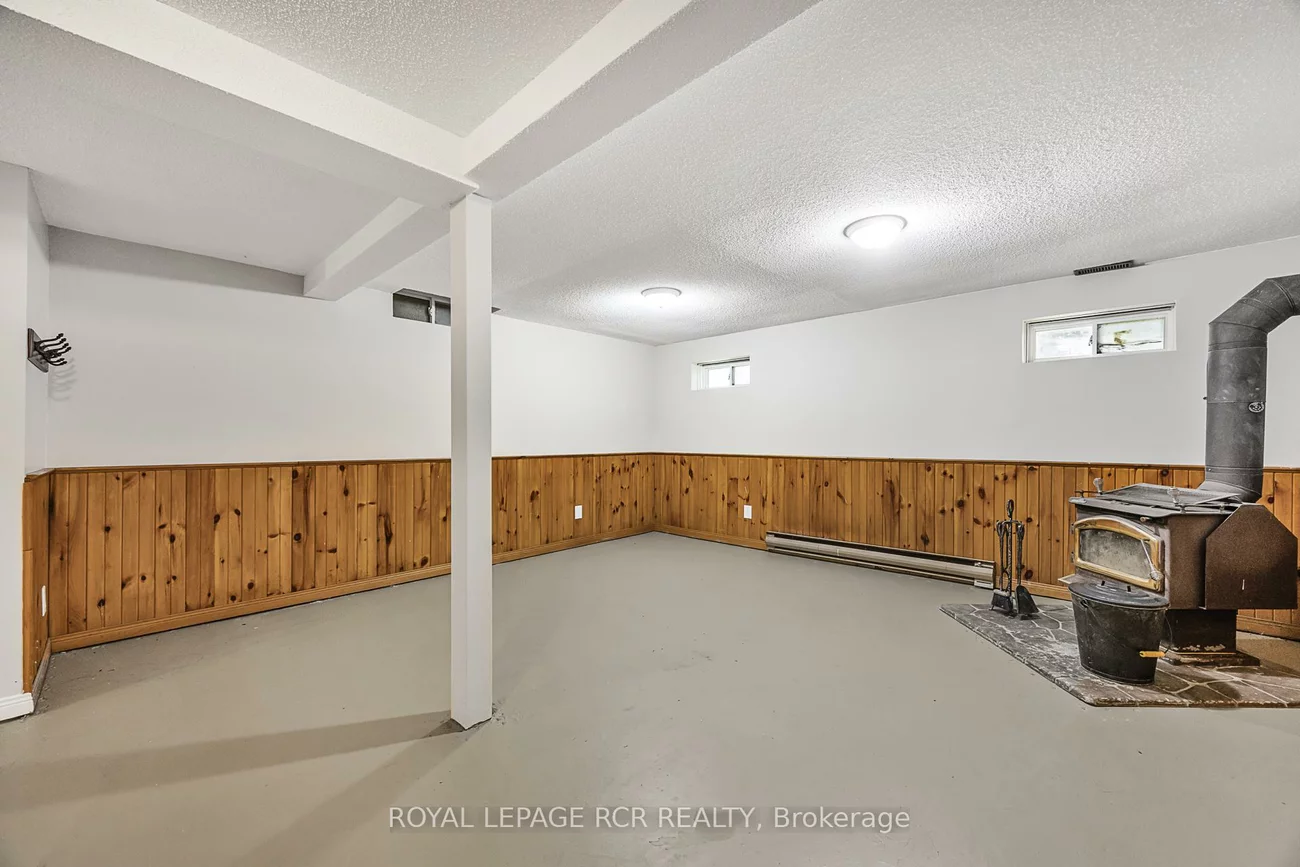 219, Thoms, Central Newmarket, Newmarket