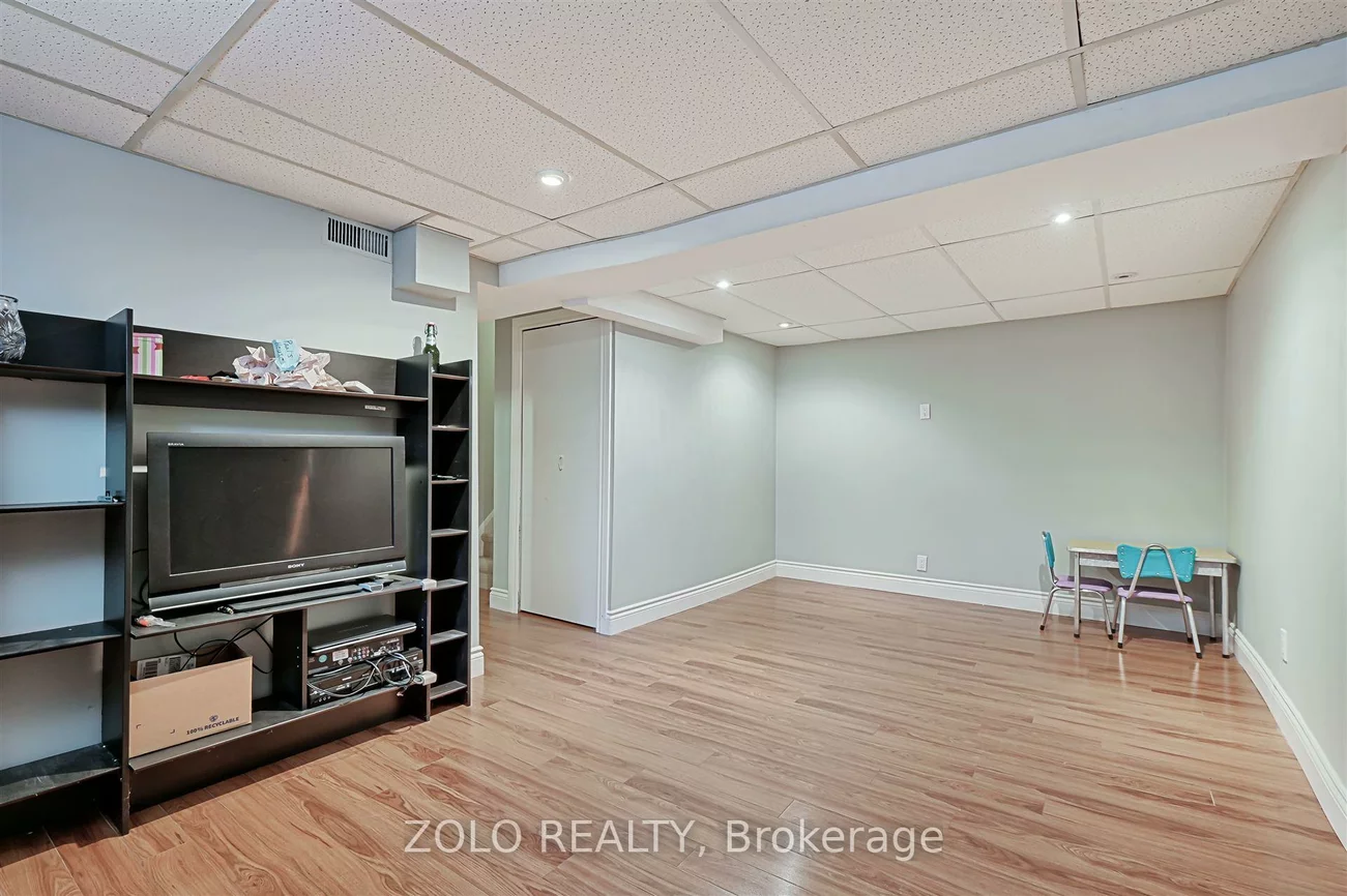 690, Elgin, Huron Heights-Leslie Valley, Newmarket
