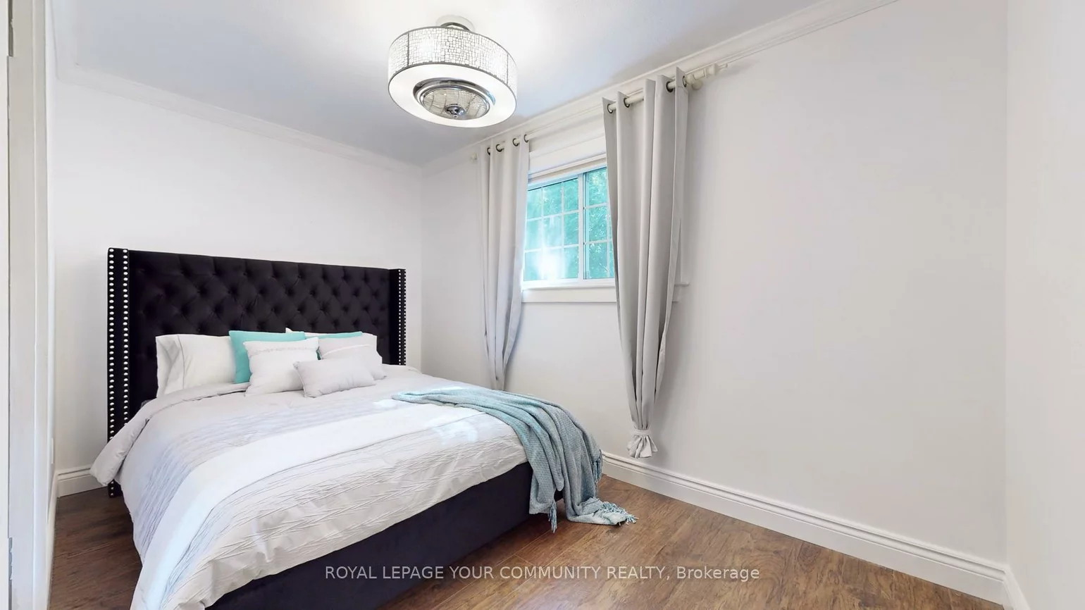 60, Hillview, Bristol-London, Newmarket
