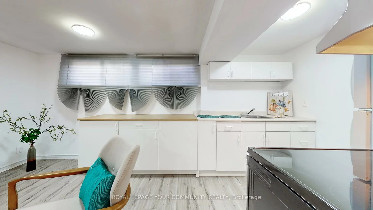 60, Hillview, Bristol-London, Newmarket