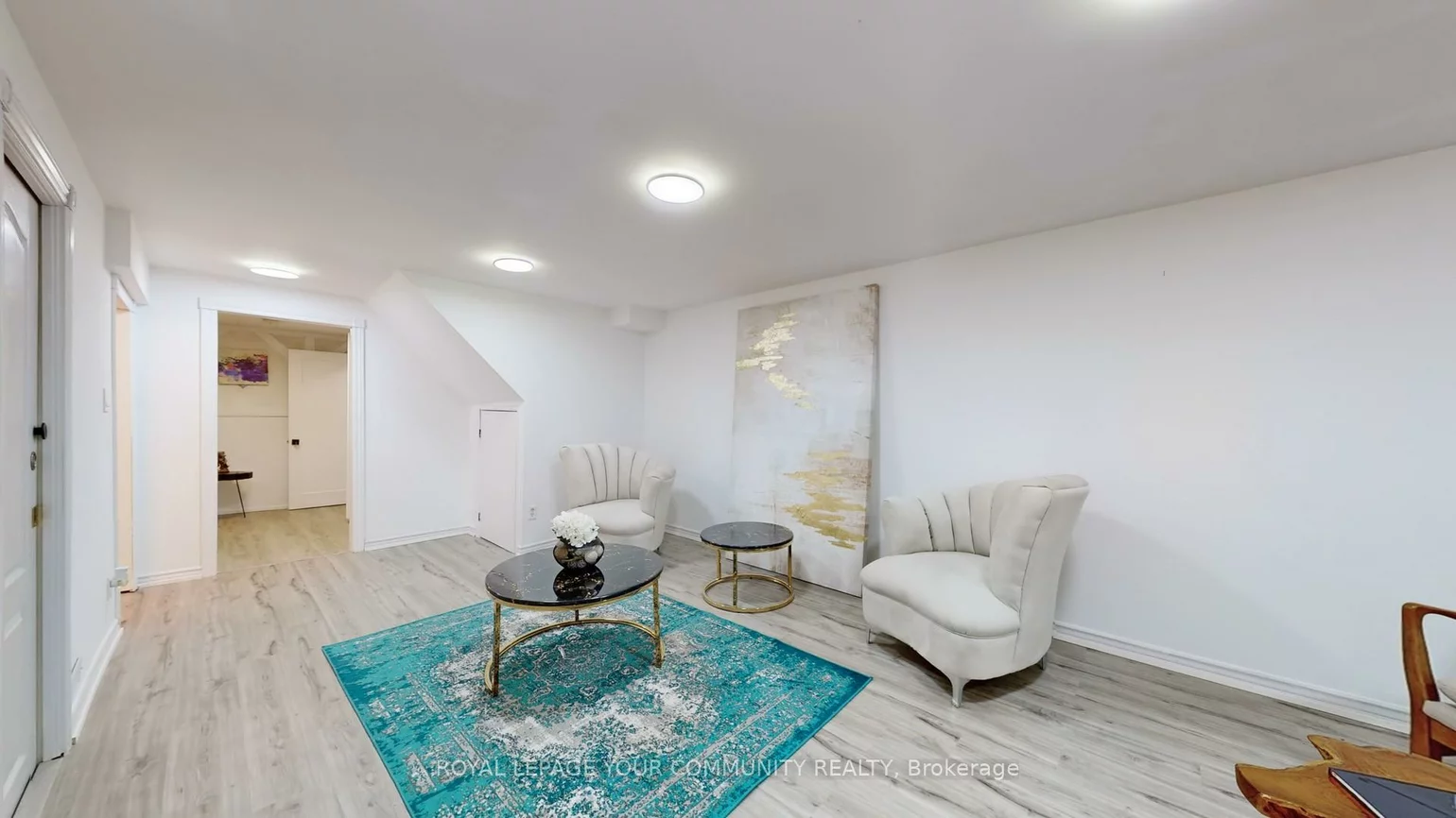 60, Hillview, Bristol-London, Newmarket