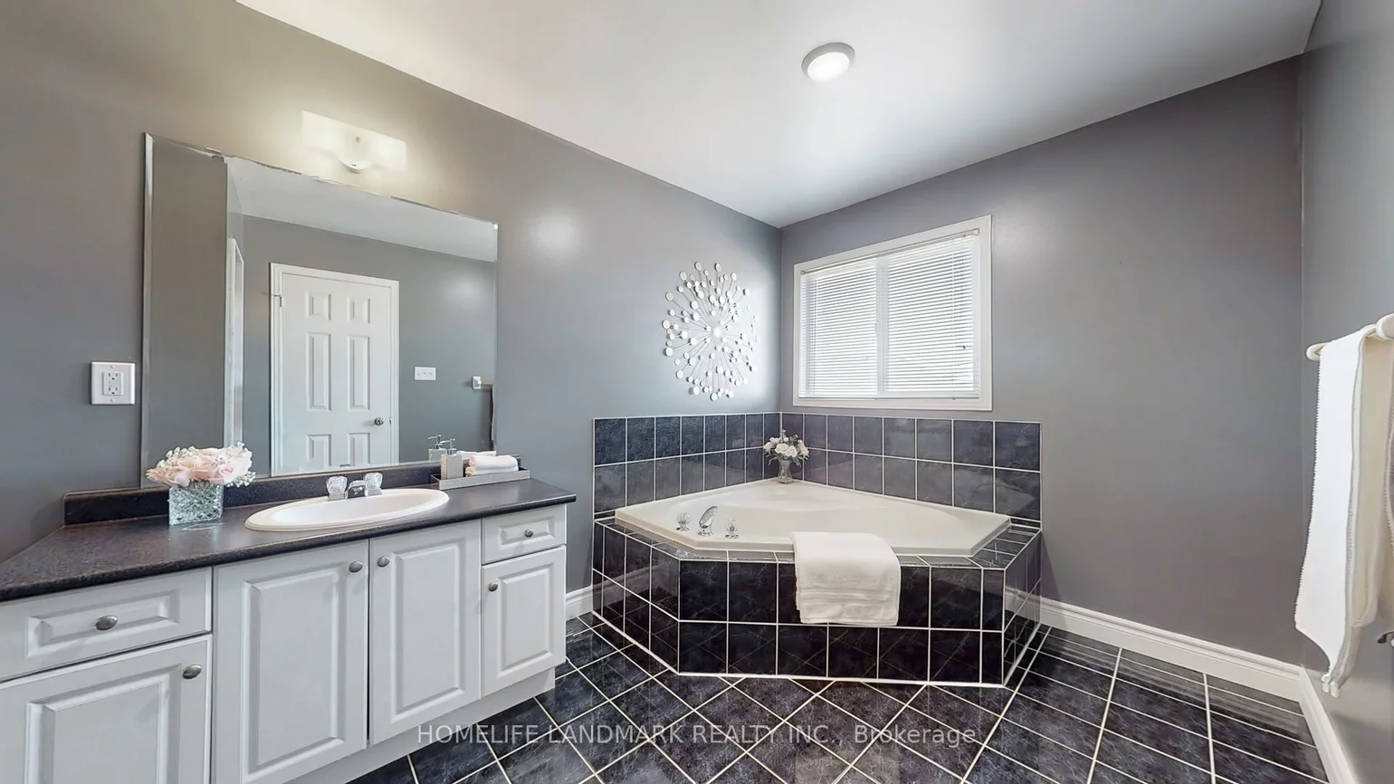 335, Marble, Woodland Hill, Newmarket
