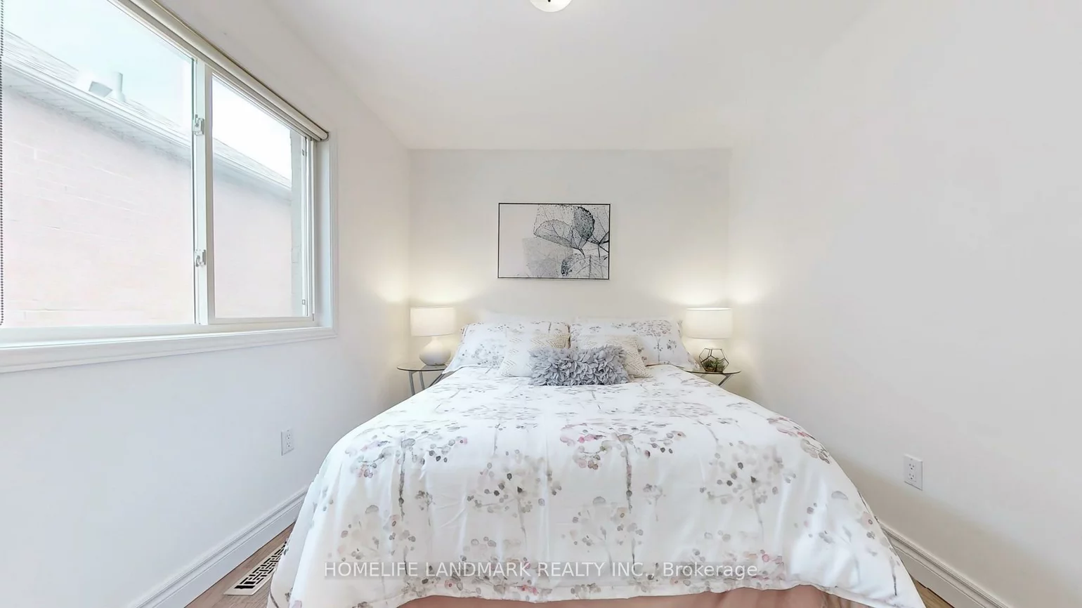 335, Marble, Woodland Hill, Newmarket