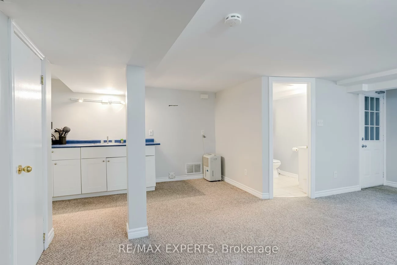 302, Avenue, Central Newmarket, Newmarket