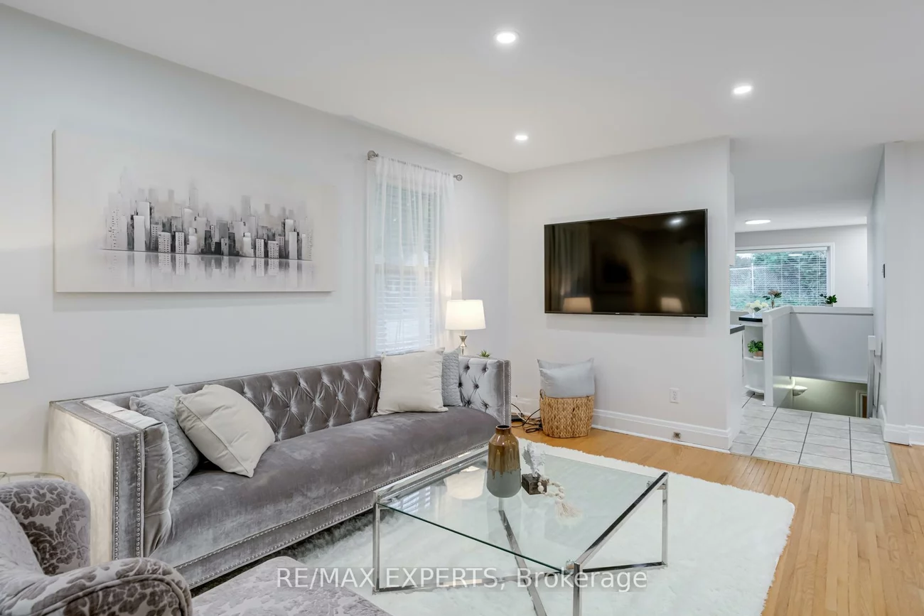 302, Avenue, Central Newmarket, Newmarket