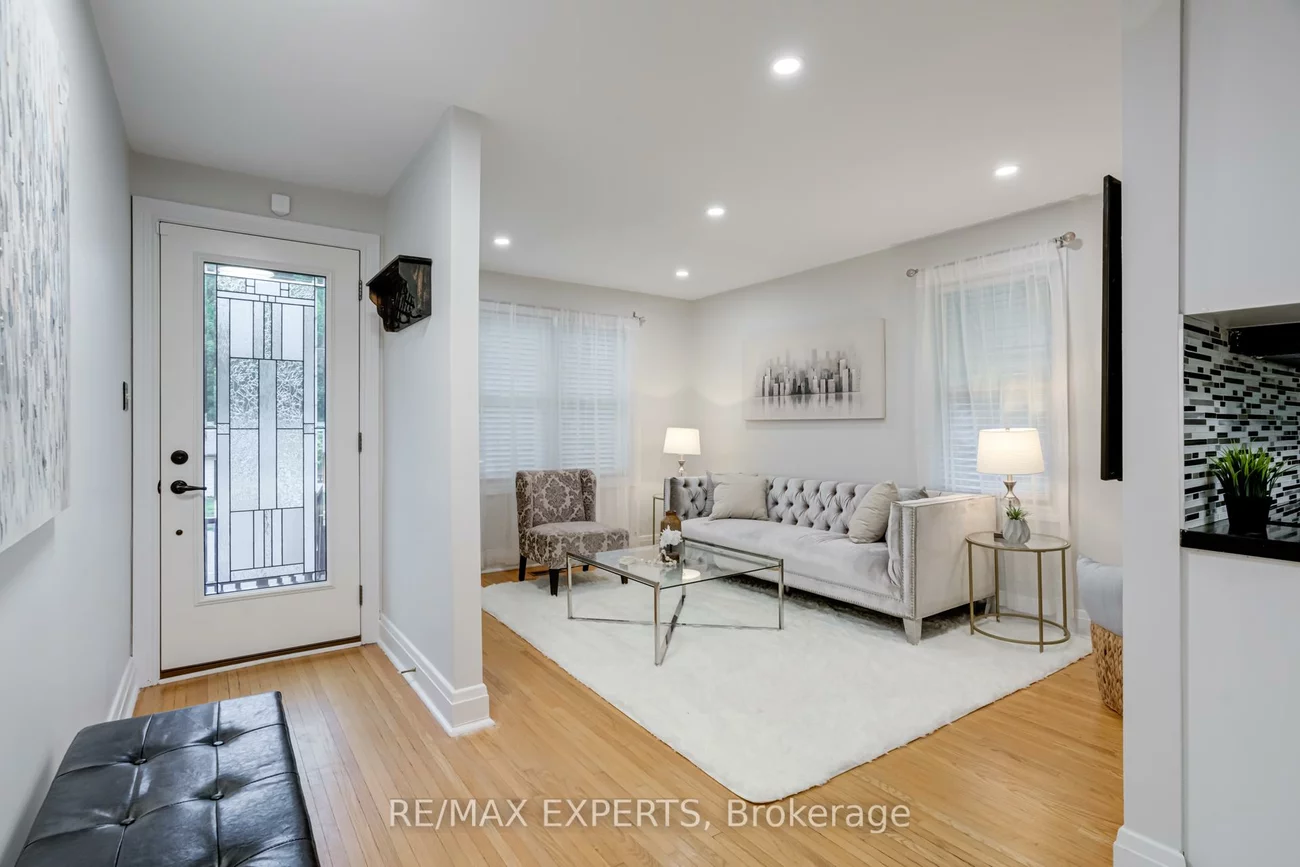 302, Avenue, Central Newmarket, Newmarket