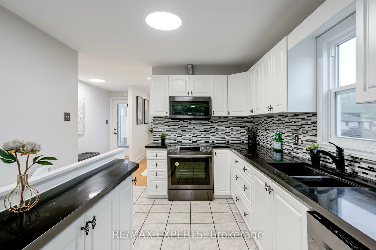 302, Avenue, Central Newmarket, Newmarket
