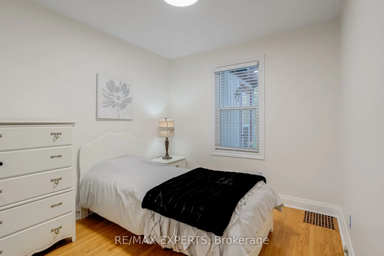 302, Avenue, Central Newmarket, Newmarket