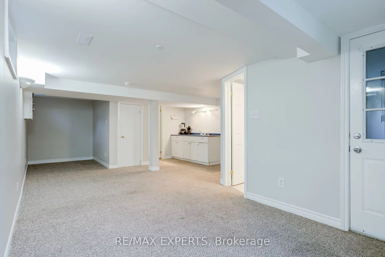 302, Avenue, Central Newmarket, Newmarket