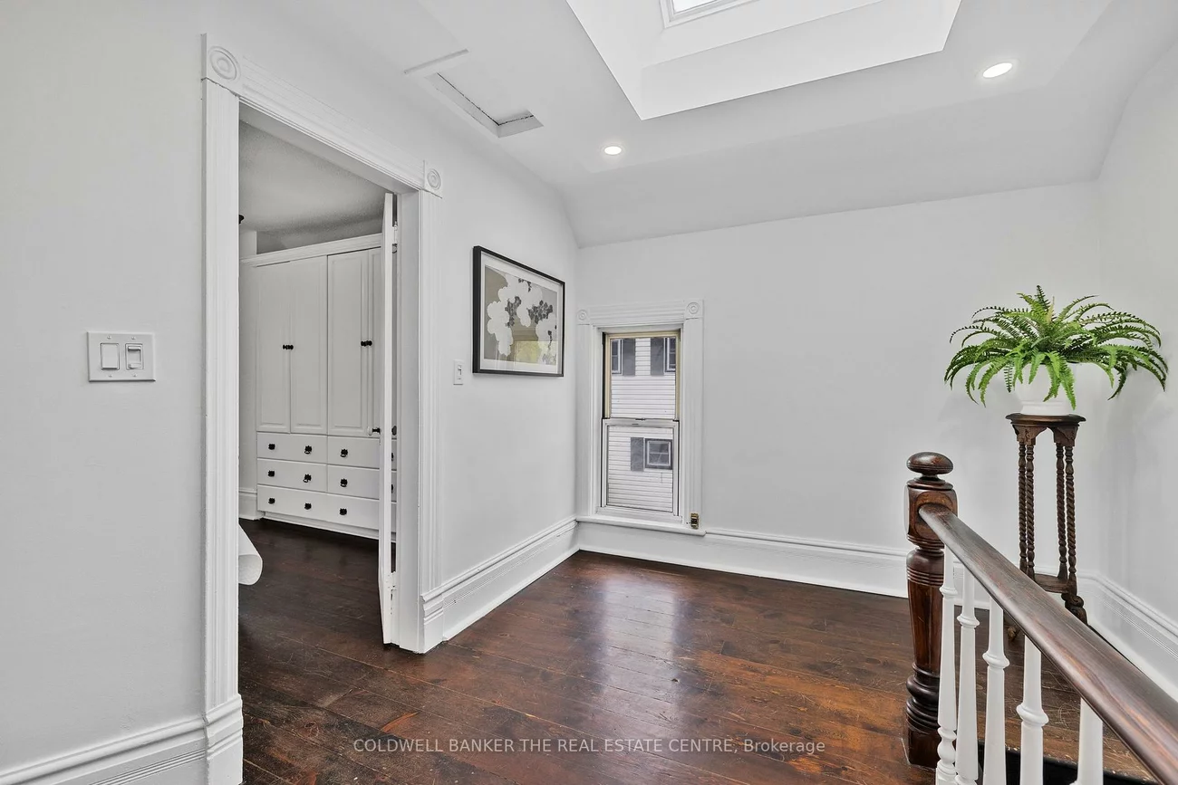 411, Millard, Central Newmarket, Newmarket
