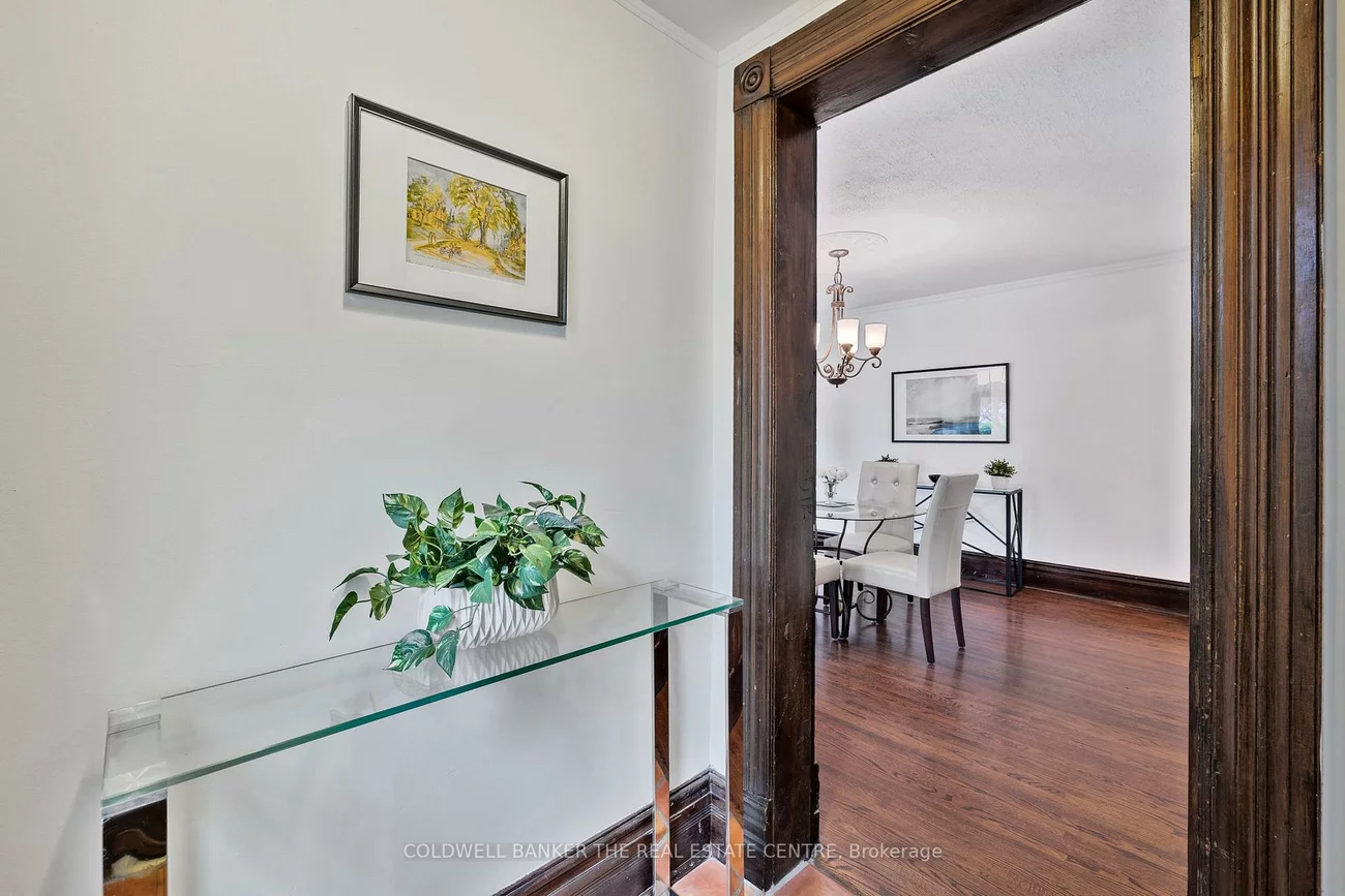 411, Millard, Central Newmarket, Newmarket