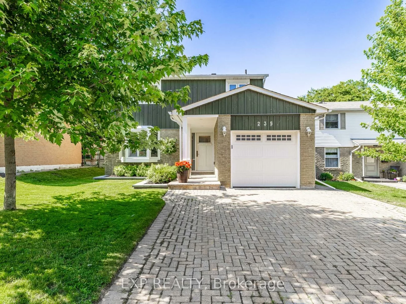 235, Robinson, Central Newmarket, Newmarket