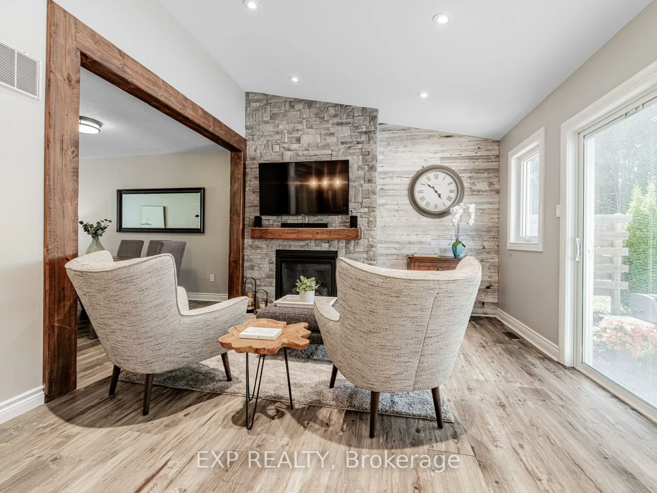 235, Robinson, Central Newmarket, Newmarket