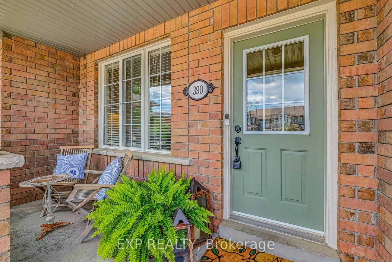 390, Flagstone, Woodland Hill, Newmarket