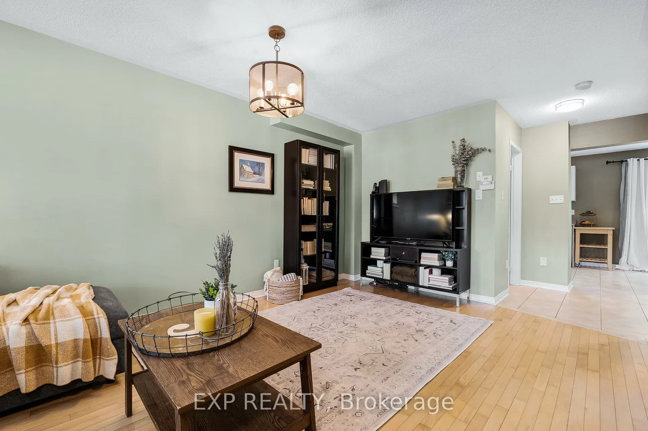 390, Flagstone, Woodland Hill, Newmarket