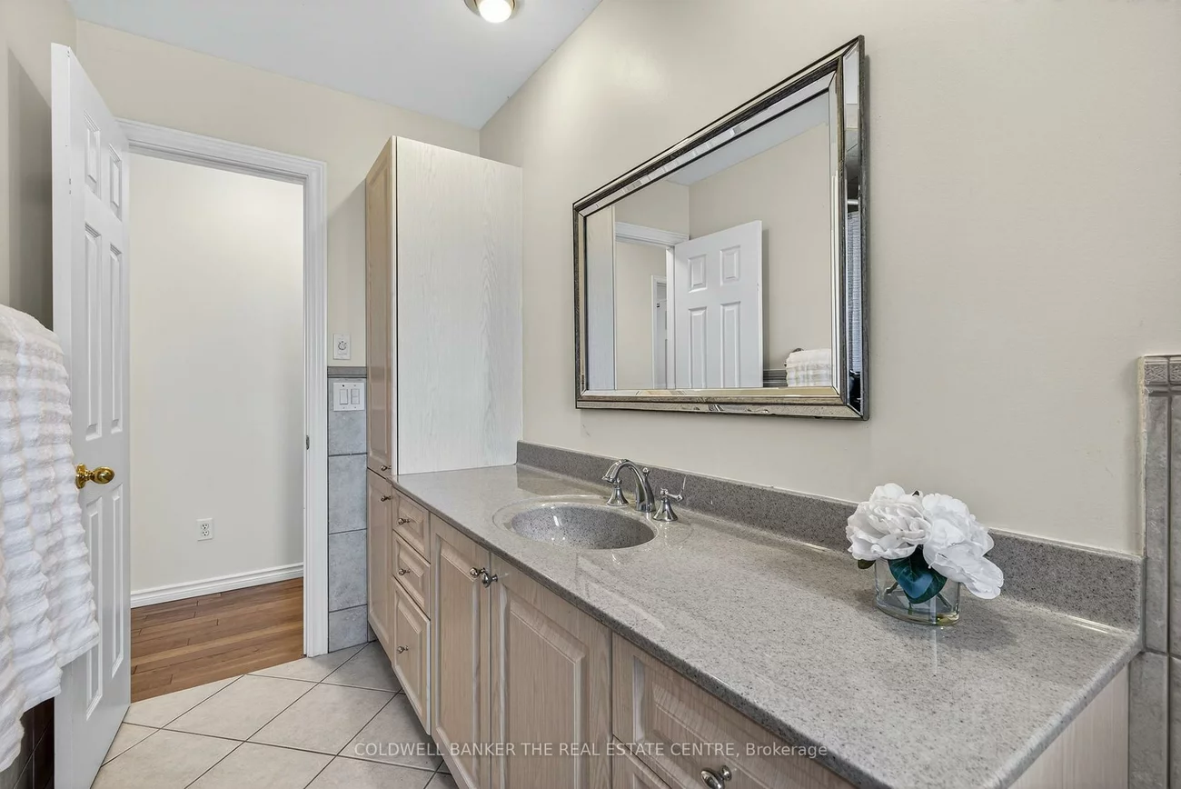 204, Alexander, Gorham-College Manor, Newmarket