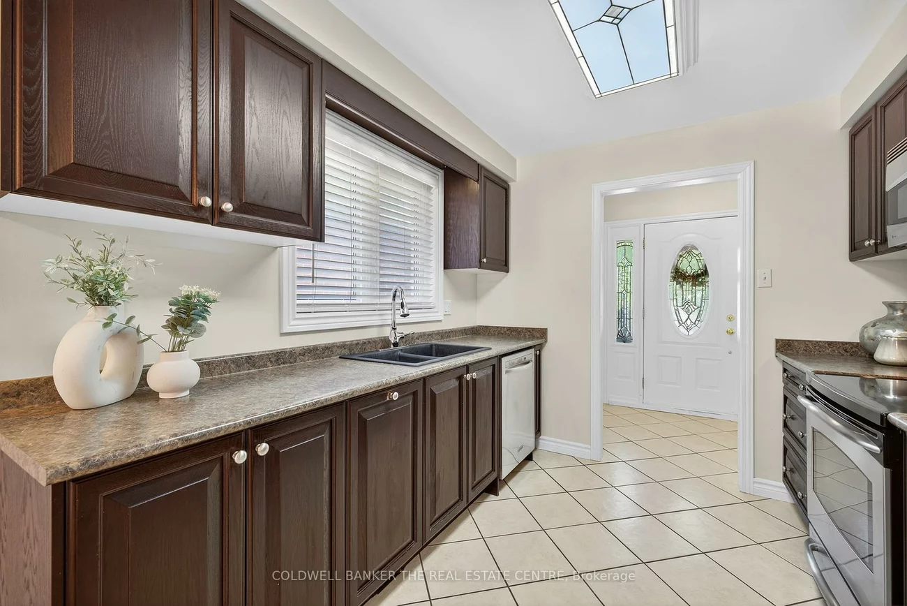 204, Alexander, Gorham-College Manor, Newmarket