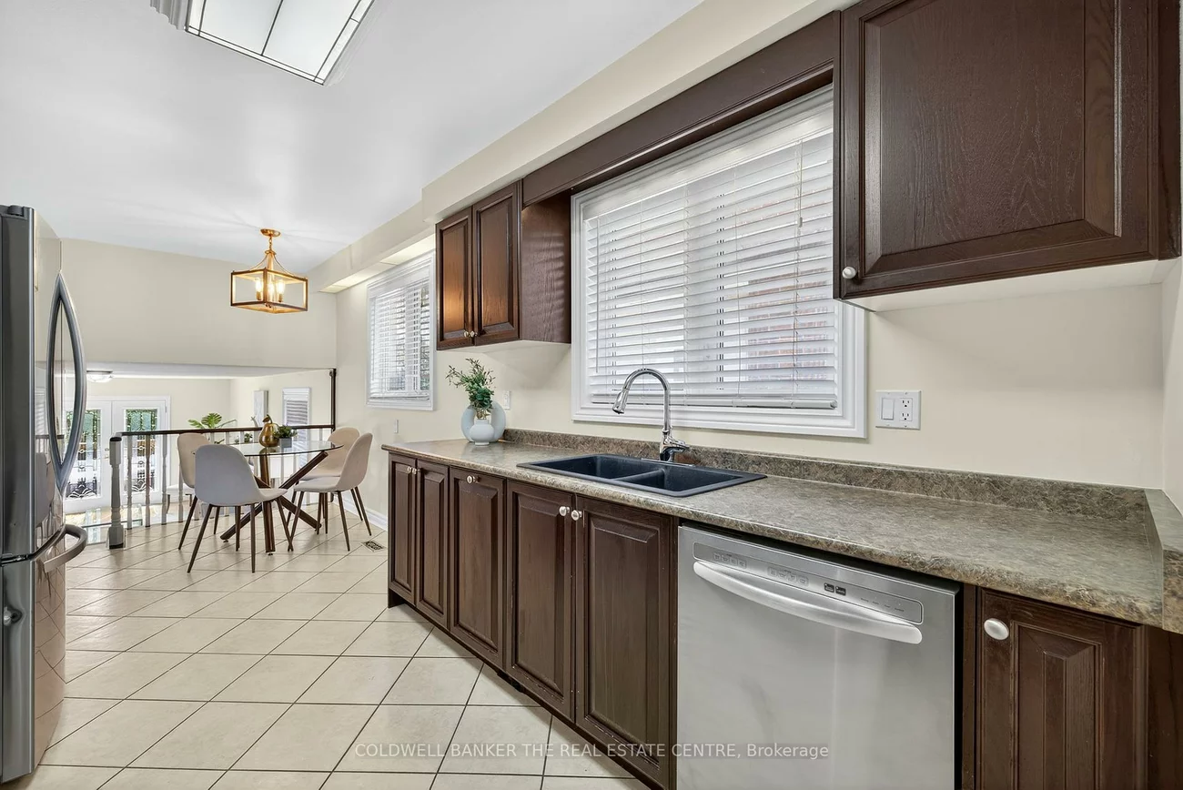 204, Alexander, Gorham-College Manor, Newmarket