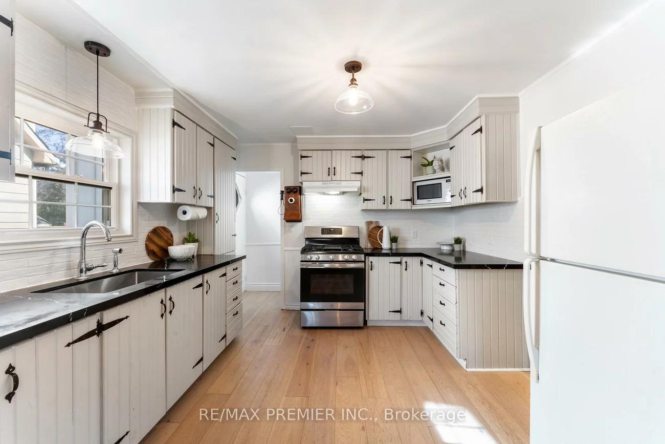 378, Andrew, Central Newmarket, Newmarket