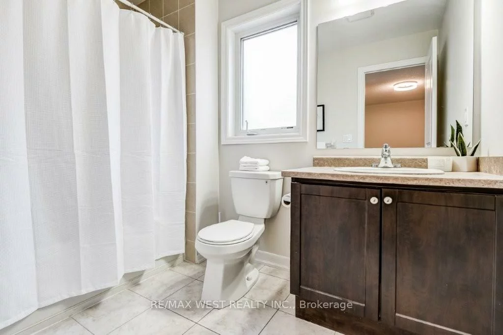 702, Yarfield, Glenway Estates, Newmarket