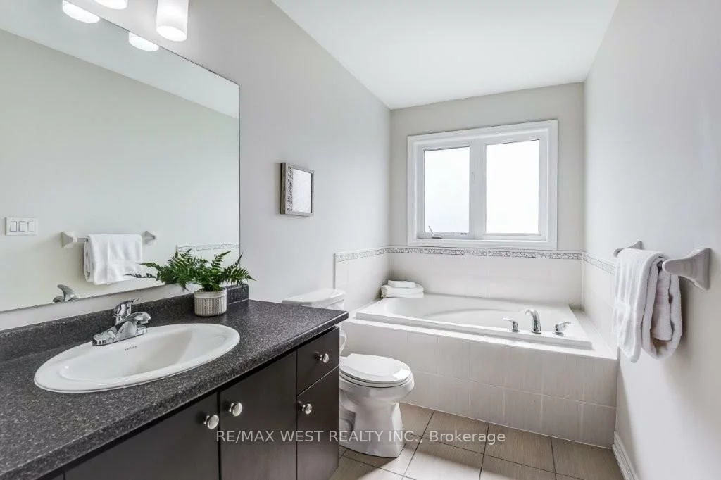 702, Yarfield, Glenway Estates, Newmarket