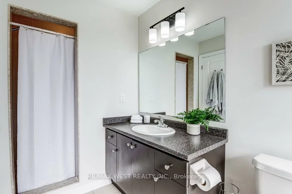 702, Yarfield, Glenway Estates, Newmarket