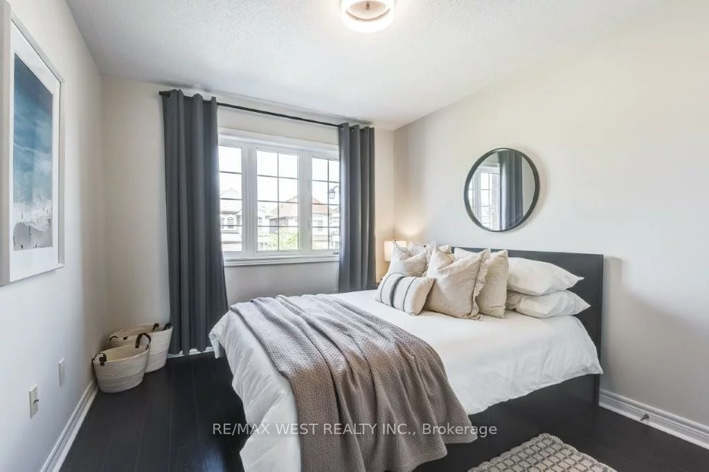 702, Yarfield, Glenway Estates, Newmarket